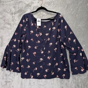 New Soprano Blue Floral Blouse Womens 2X Long Bell Sleeved Open‎ Back Romantic